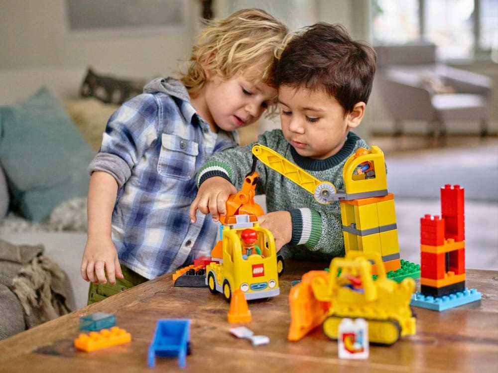 🧱 Lego планирует заменить пластик в своих изделиях на экологичные материалы