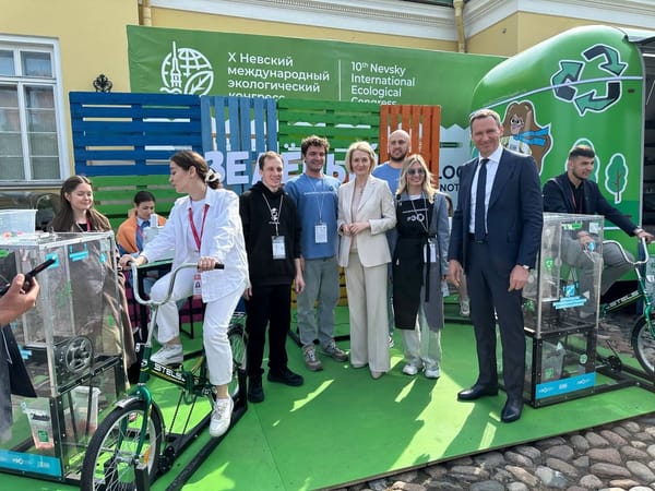 На НМЭК-23 припарковался Зёленый фургон переработки