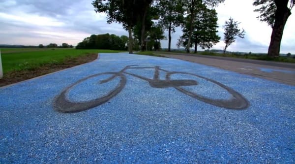 🚴🌍 В Польше построена светящаяся велодорожка, питающаяся от солнечной энергии