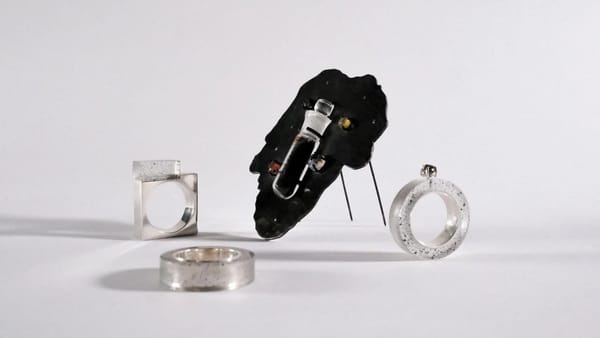 🛞 Британский стартап превращает микропластмассовые частицы изношенных шин в предметы