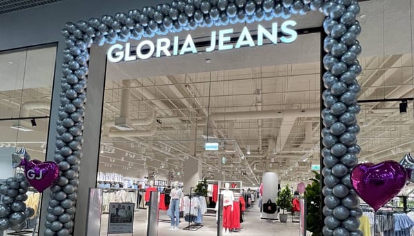 👖Пока весь мир старается уйти от fast fashion, российские бренды создают заведомо некачественную одежду.