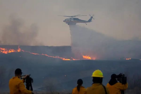 🧑‍🚒 Пожары в новых регионах продолжают вспыхивать в Калифорнии