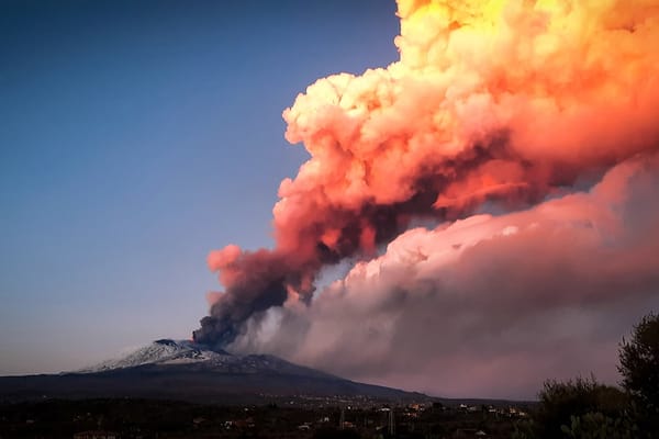 🌋На итальянском острове Сицилия произошло извержение вулкана Этна
