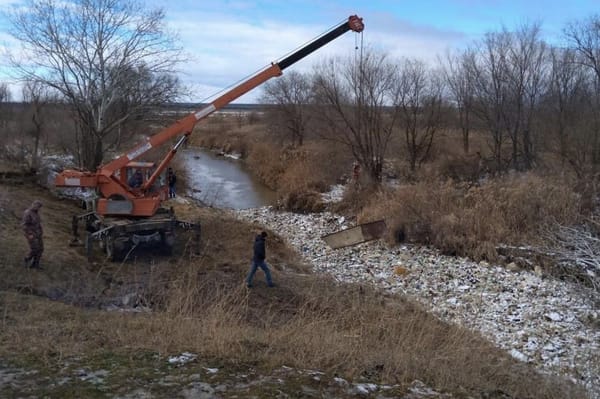 🌊Бутылки, пенопласт и другой мусор заполонили русло реки Калаус в Ставрополье